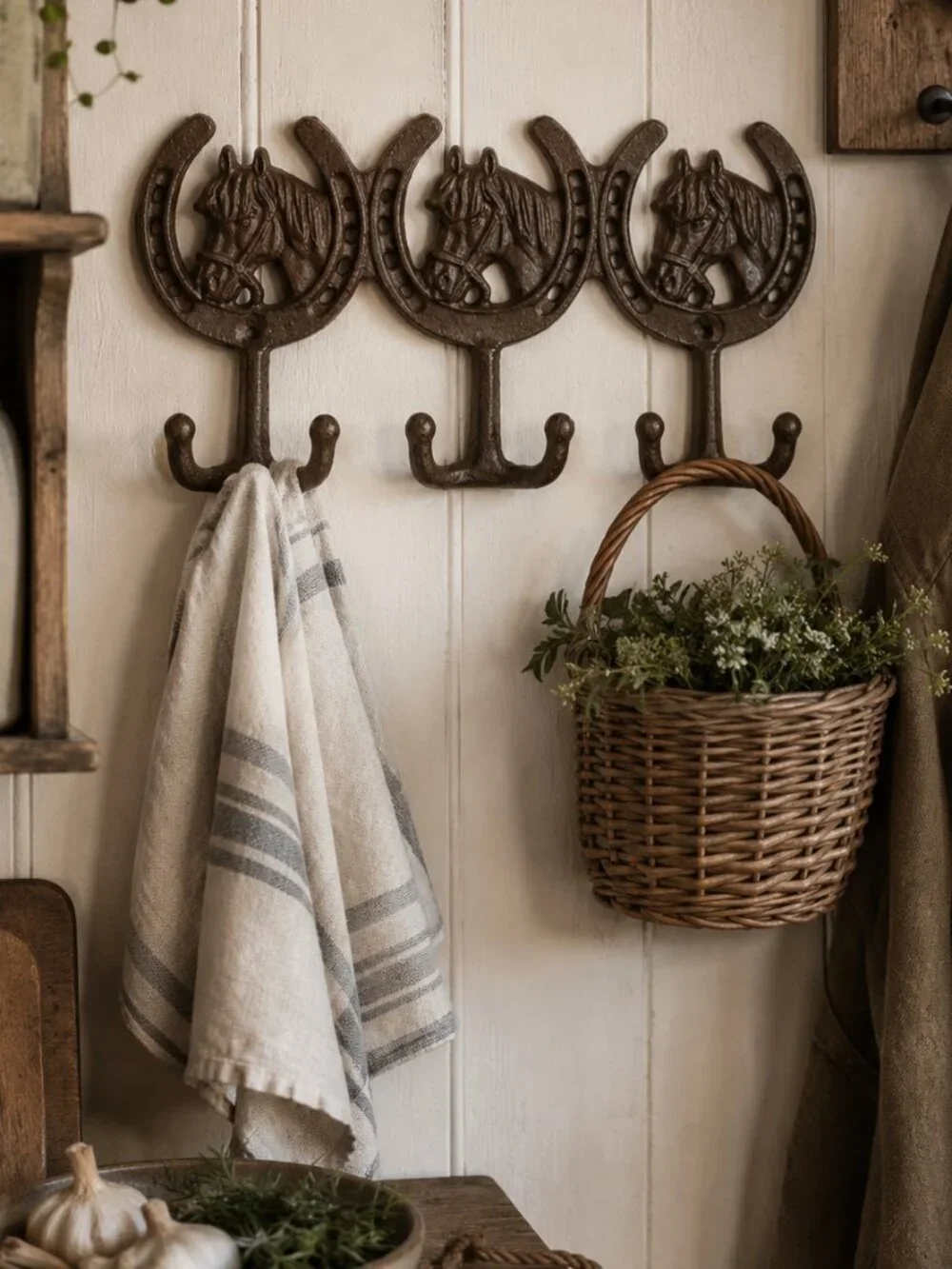 Cast Iron Rustic Equestrian Farmhouse Horse Head 3-Hook Wall Rack
